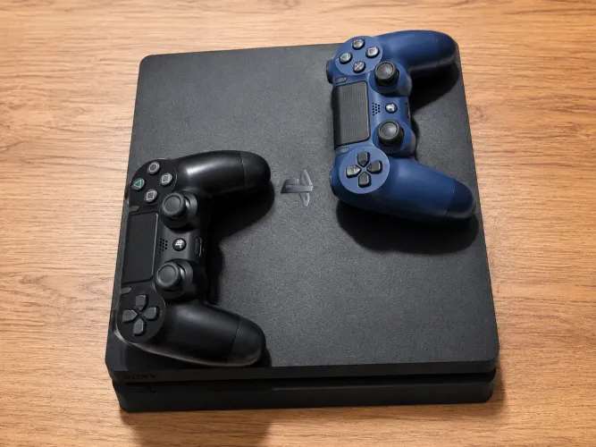 Ps4 SLIM 1TB 2 controle