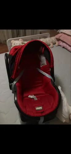 Vende-se bebe conforto Chicco . Muito conservado 