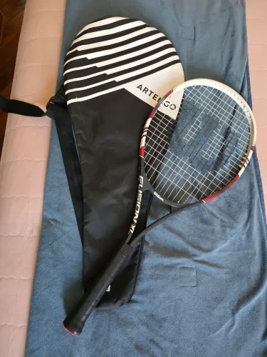 Raquete de tênis Wilson Fusion XL com capa.<br><br>*Valor: 220,00*