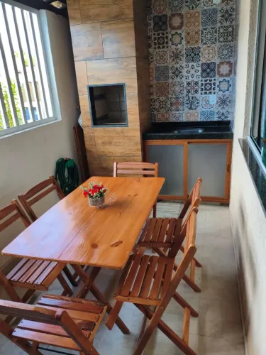 Mesas e cadeiras