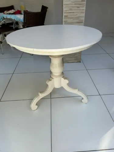 Mesa de Madeira Redonda