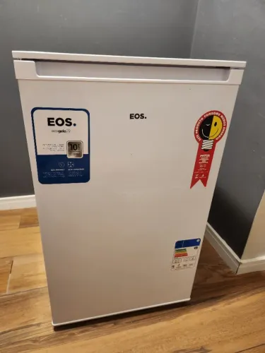 Freezer vertical EOS EFV110
