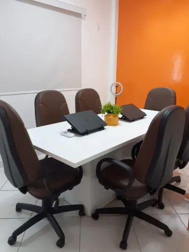 Mesas de reunião 100% MDF 30mm, valor r$ 2500 à vista ou em até 6x no cartão sem juros