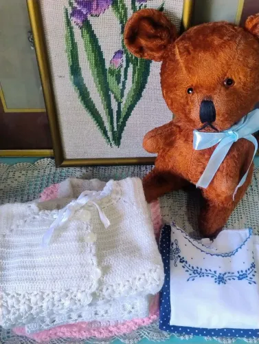 Roupas antigas de bebê