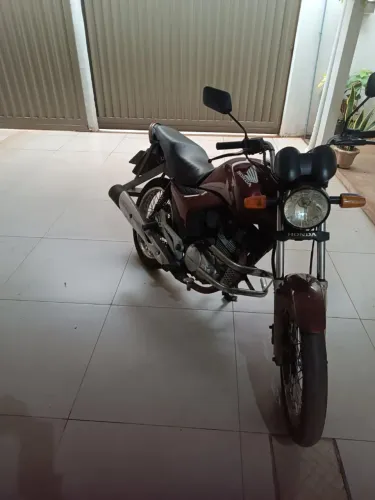 Moto bem conservada!!