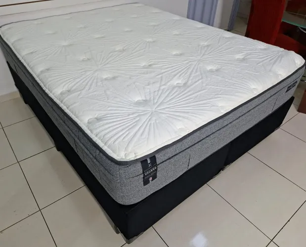 Belíssima Cama Queen, King Koil - ALTO PADRÃO
