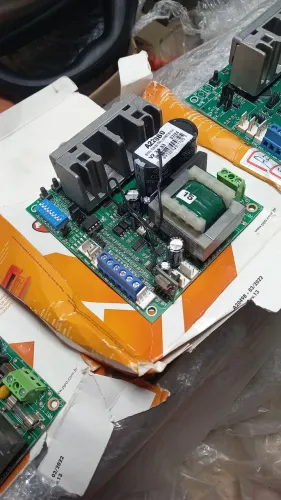 Central de portão marca ppa modelo triflex 