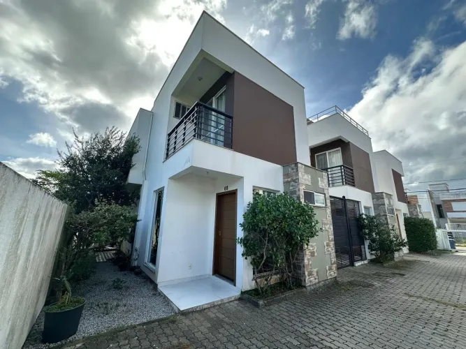 Casa de 3 dormitórios à venda no Ribeirão da Ilha
