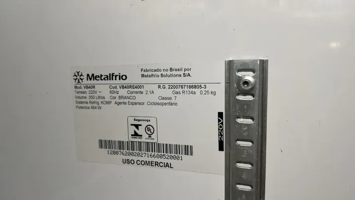 Expositor de Bebidas Metal frio 350L- 220v Porta de vidro.