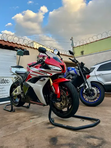 Vende-se Cbr 600rr