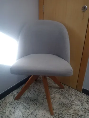 Poltrona Giratória cinza