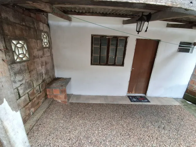 Alugo casa .são Sebastião palhoça