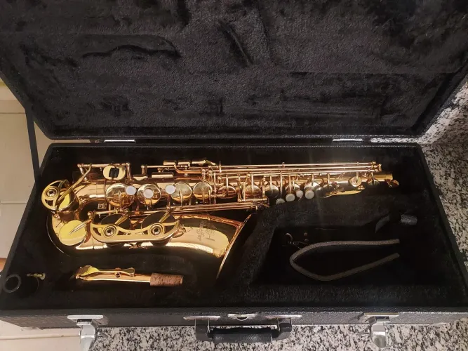 Sax Alto Schieffer Revisado perfeito estado
