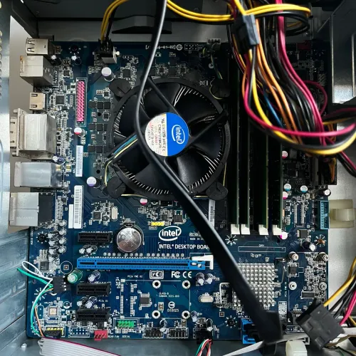 Kit Placa-Mãe + Processador Intel Core i3 (2ª Geração)