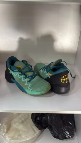 Tênis basquete Adidas