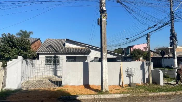 Alugo Casa de Alvenaria, Grande, toda reformada,perto da prefeitura de Gravataí 