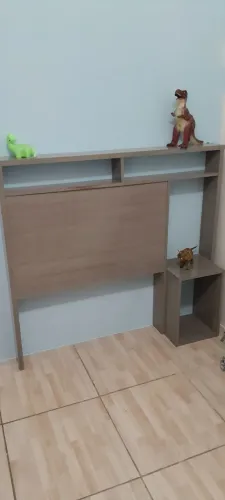 Cama de solteiro. 