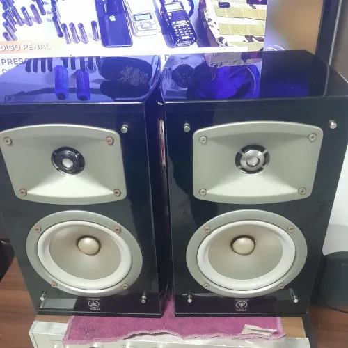 Conjunto de caixas yamaha ns c333