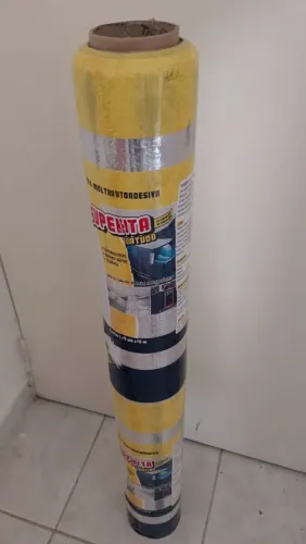 Manta asfáltica adesiva
