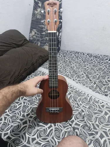 Ukulele Malibu Acústico Concert 23S Natural Com Capa