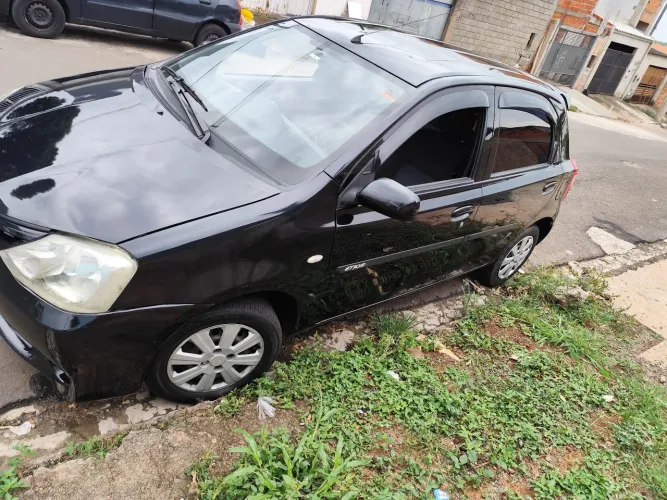 Toyota Etios XS 1.3 Flex 16V 5P Mec. 2013