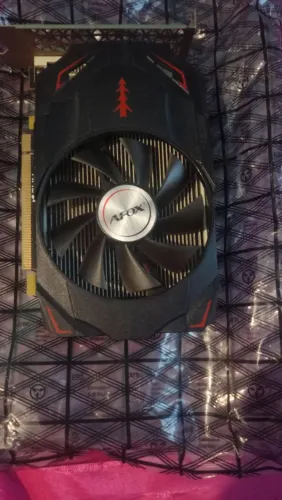 rx550 de 4gb com artefato
