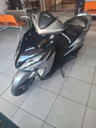 Honda elite só 200 km rodados