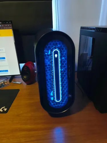Desktop Alienware Aurora R15 I7 13700K RX 9070 XT 32GB RAM - 1TB