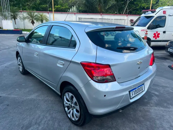 Chevrolet Onix Hatch LT 1.4 8V Flex Power Mec. 4P 2015