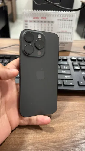 iPhone 15 Pro 128 gb bateria 88% impecável