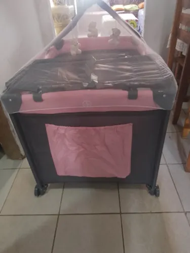 Berço de Bebê Portatil Joly Mosquiteiro e Trocador Acoplado Desmontavel Mobile Brinquedo V