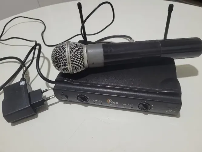 MICROFONE SEM FIO KDSW-402M COM 1 MICROFONE DE MÃO