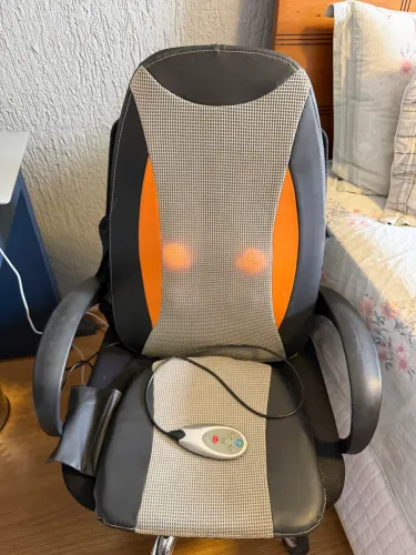 Assento massageador Shiatsu com Sistema de aquecimento.