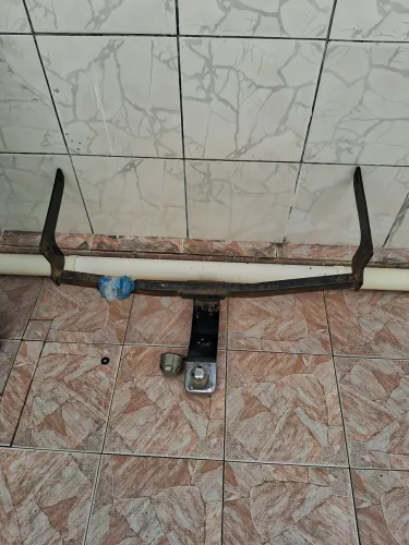 Vendo um engate e estribo para Captur em boas condicoes fisicas.