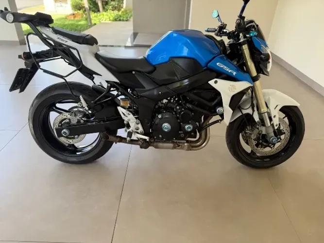GSR750, Naked, Suzuki, super conservada!