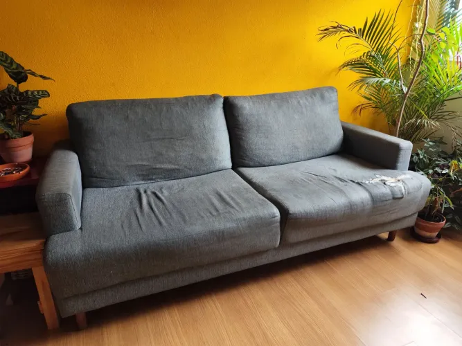 Sofá de 3 lugares lindo com avaria