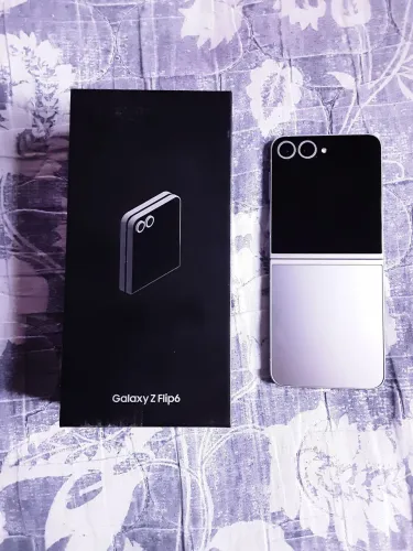 Samsung Z Flip 6 