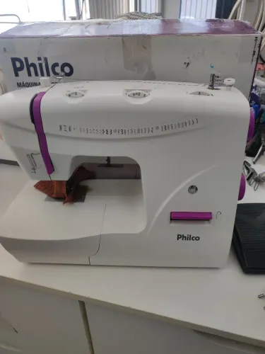 Máquina de costura Philco