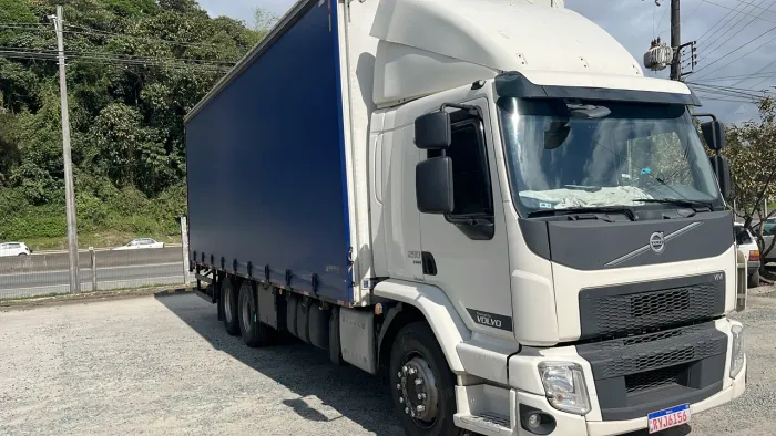 VOLVO VM 290 único dono PRA VENDER