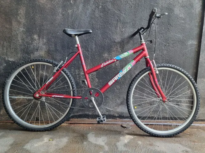 Vendo bicicleta feminina SAMY FLOWERS Aro 26 (USADA)