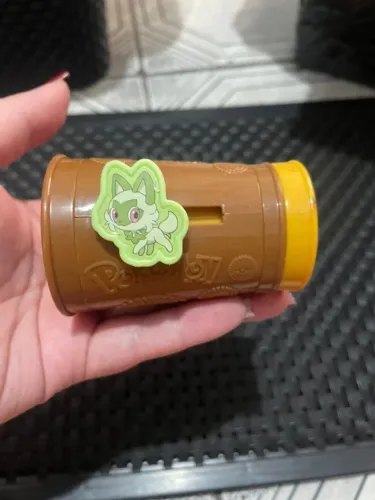 Brinde McDonald?s Pokémon Sprigatito