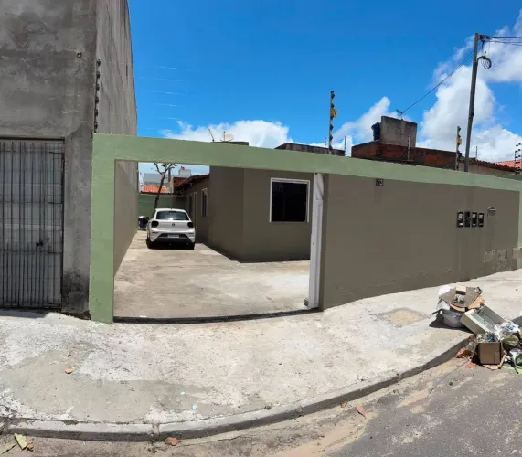 CASA EM RUA PÚBLICA NA ARUANA - LOTEAMENTO COSTA VERDE 01