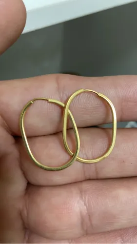Par de brincos em ouro 18k