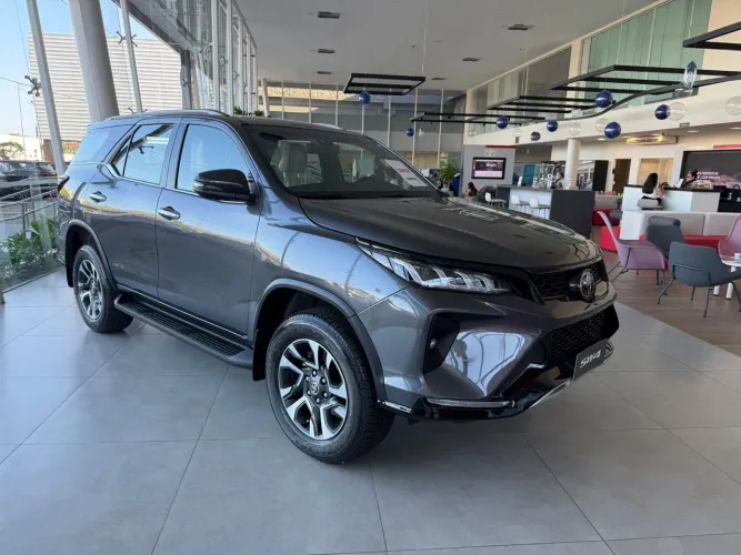 Toyota Hilux SW4 Diamond 2.8 TB 4X4 Die. Aut. 2026