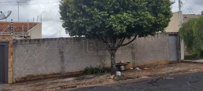 Venda de Terreno / Padrão na cidade de Araraquara
