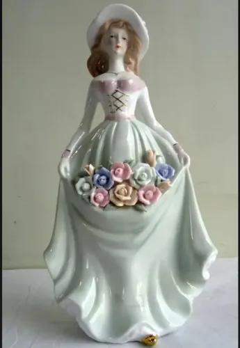 Escultura de porcelana 