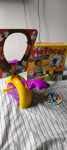 Jogo Pie Face