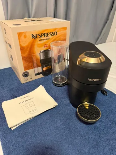 Cafeteira Nespresso Vertuo Pop+ Preta E Dourada
