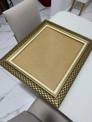 Moldura com vidro anti reflexo 64 x 54