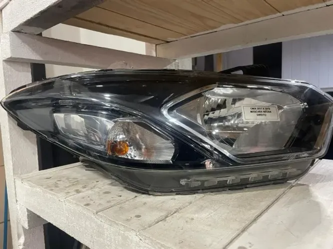 Farol Direito Chevrolet Onix Máscara Negra 2017 2018 2019 Original Com LED DRL